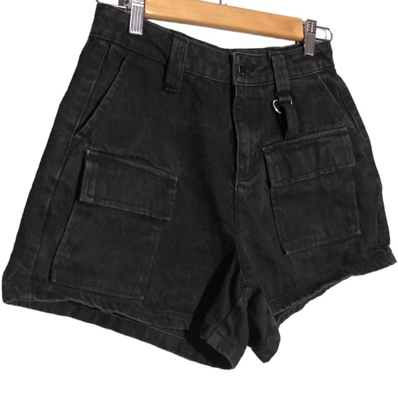 HOT TOPIC | Women’s Black High Waisted Asymmetrical Flap Pockets Shorts size 5 - Picture 2 of 11